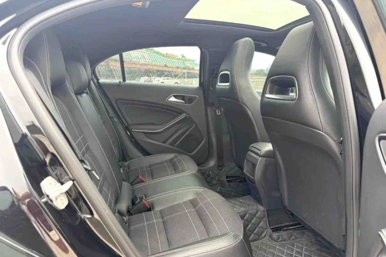 Used Mercedes-Benz A-Class 2013 A 200 Urban Edition Interior 5