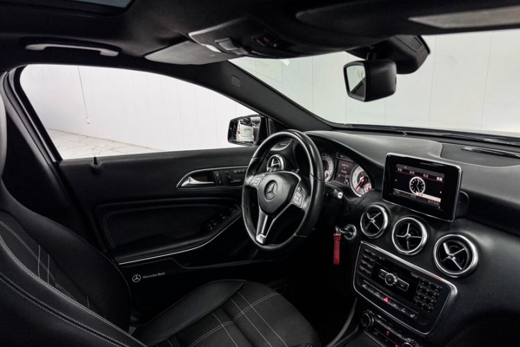 Used Mercedes-Benz A-Class 2013 A 200 Urban Edition Interior 6