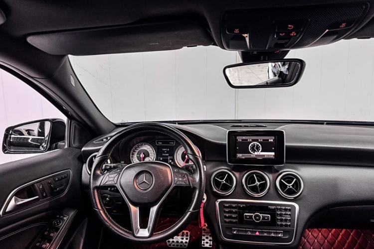 Used Mercedes-Benz A-Class 2013 A 200 Urban Edition Interior 7