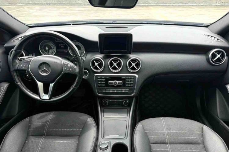 Used Mercedes-Benz A-Class 2013 A 200 Urban Edition Interior 7