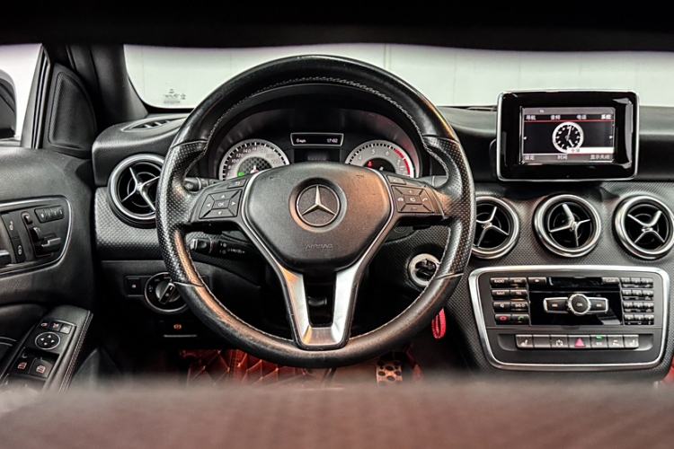 Used Mercedes-Benz A-Class 2013 A 200 Urban Edition Interior 8