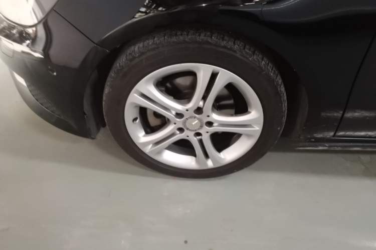 Used Mercedes-Benz A-Class 2013 A 200 Urban Edition Left Front Wheel Hub