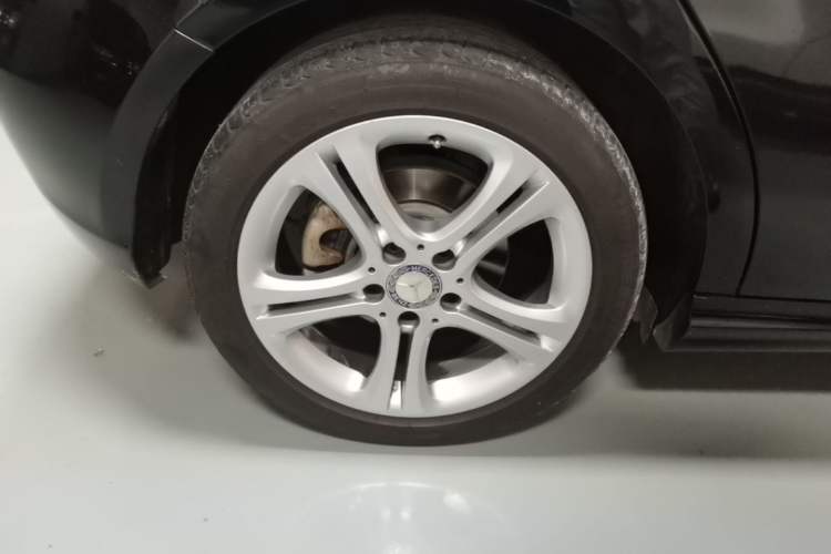 Used Mercedes-Benz A-Class 2013 A 200 Urban Edition Right Rear Wheel Hub