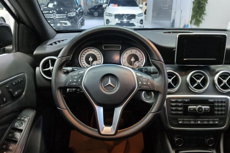 Used Mercedes-Benz A-Class 2013 A 200 Urban Edition Steering Wheel