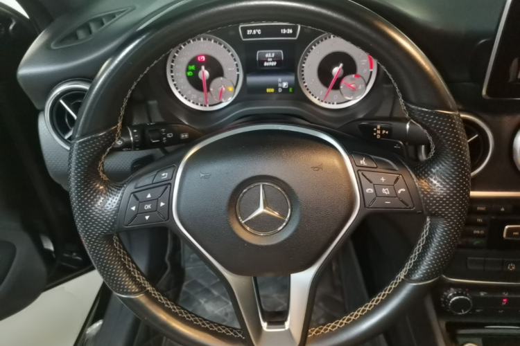 Used Mercedes-Benz A-Class 2013 A 200 Urban Edition Steering Wheel