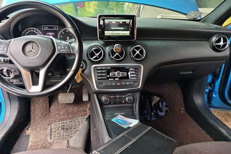 Used Mercedes-Benz A-Class 2013 A 180 Fashion Model Audio And AC Panel
