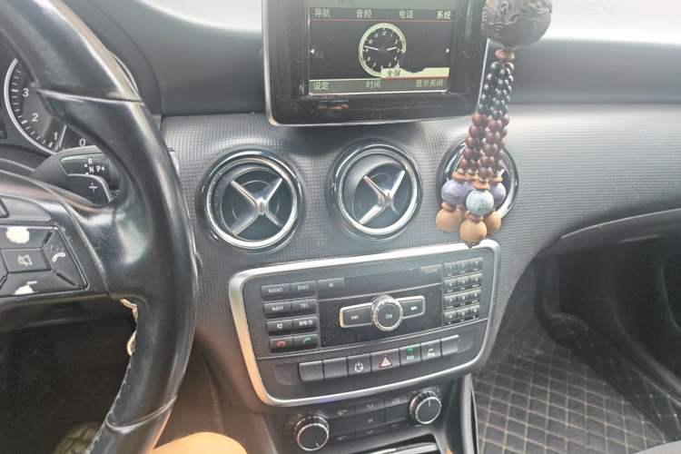 Used Mercedes-Benz A-Class 2013 A 180 Fashion Model Audio And AC Panel