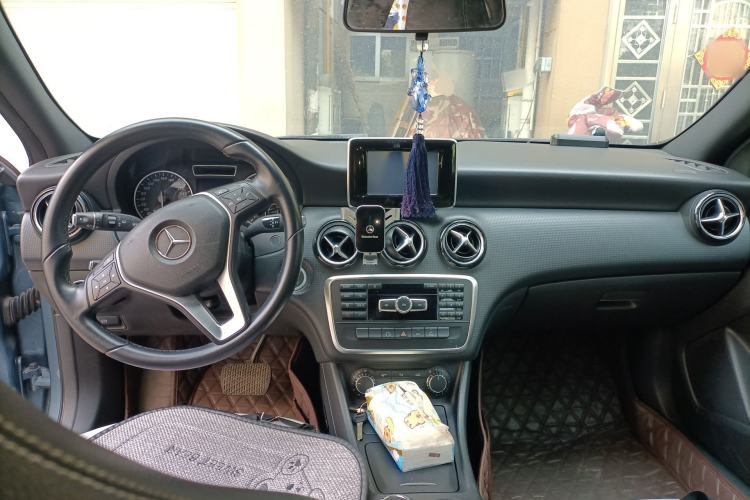 Used Mercedes-Benz A-Class 2013 A 180 Fashion Model Center Console