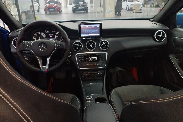 Used Mercedes-Benz A-Class 2013 A 180 Fashion Model Center Console