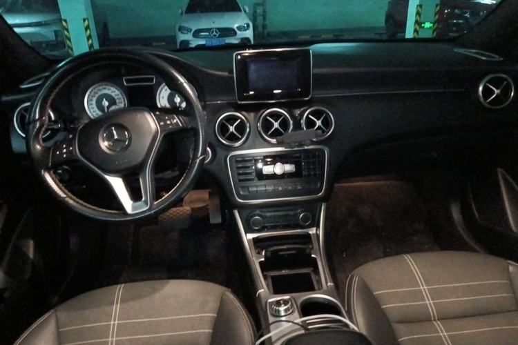 Used Mercedes-Benz A-Class 2013 A 200 Urban Edition Center Console