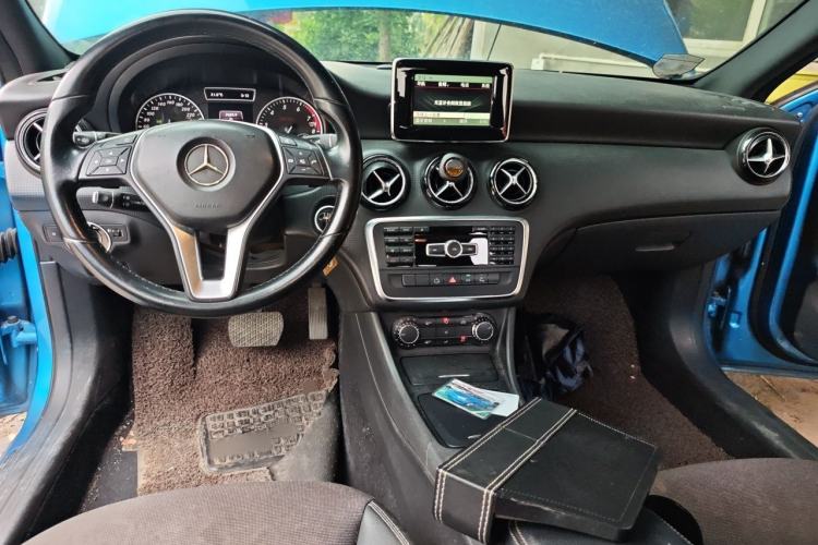 Used Mercedes-Benz A-Class 2013 A 180 Fashion Model Center Console