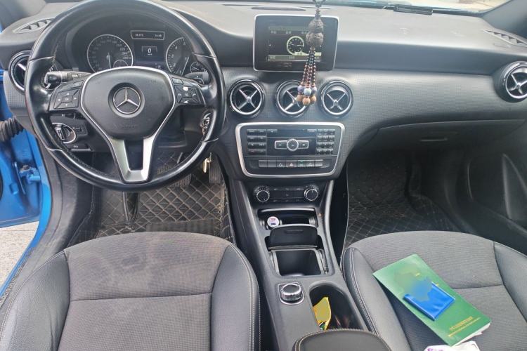 Used Mercedes-Benz A-Class 2013 A 180 Fashion Model Center Console