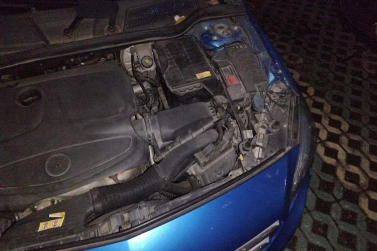 Used Mercedes-Benz A-Class 2013 A 200 Urban Edition Engine Bay Left