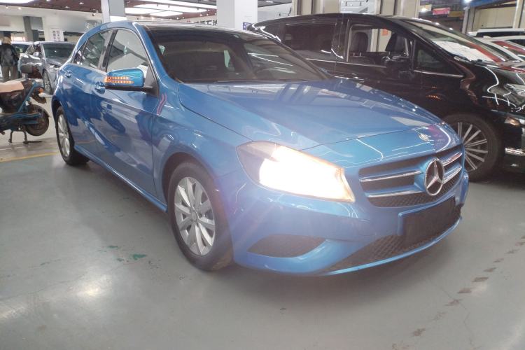 Used Mercedes-Benz A-Class 2013 A 180 Fashion Model Front Right 45 Deg
