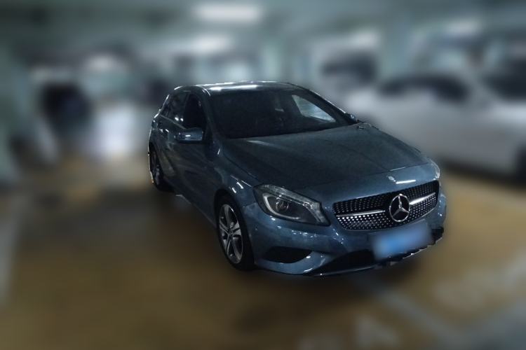 Used Mercedes-Benz A-Class 2013 A 200 Urban Edition Front Right 45 Deg