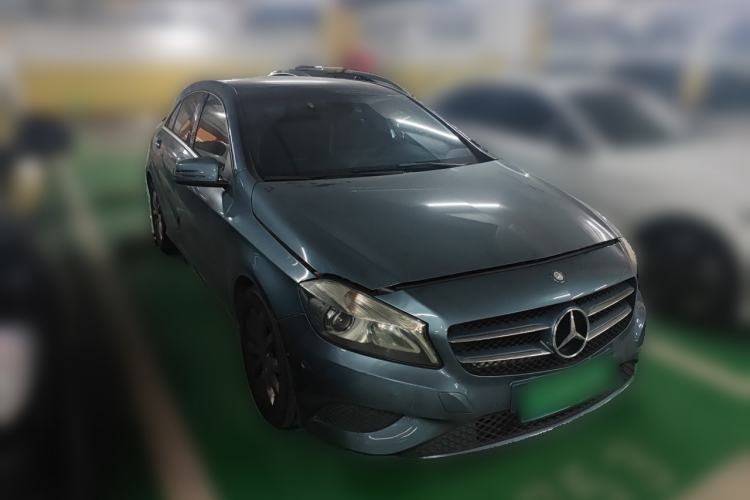 Used Mercedes-Benz A-Class 2013 A 180 Fashion Model Front Right 45 Deg