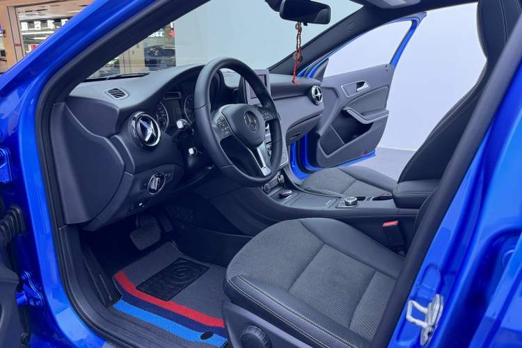 Used Mercedes-Benz A-Class 2013 A 180 Fashion Model Interior 4