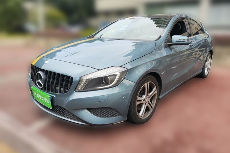 Ojetý Mercedes-Benz A-Class 2013 A 200 Urban Edition Guazi used car, China used car export, Used car for sale, Used  cars, Cheapest cars for sale