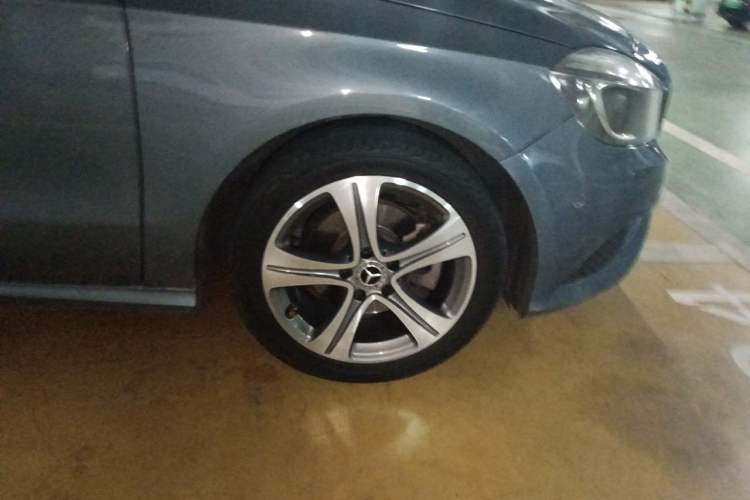 Used Mercedes-Benz A-Class 2013 A 200 Urban Edition Right Front Wheel Hub