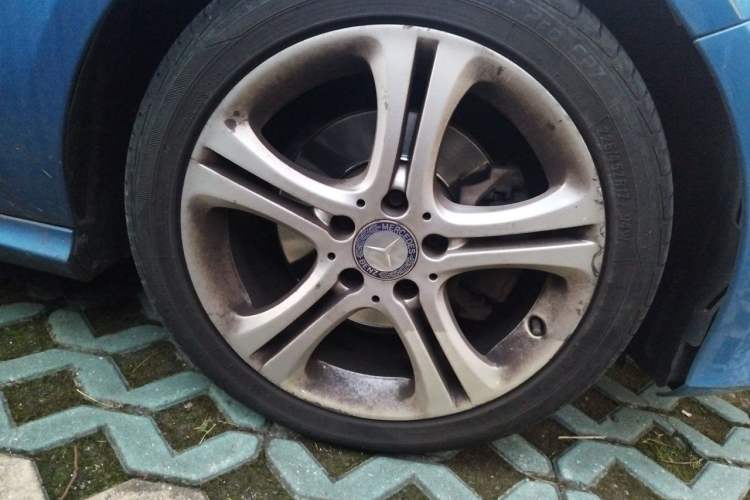 Used Mercedes-Benz A-Class 2013 A 200 Urban Edition Right Front Wheel Hub