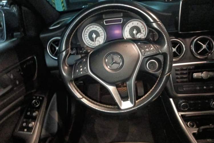 Used Mercedes-Benz A-Class 2013 A 200 Urban Edition Steering Wheel