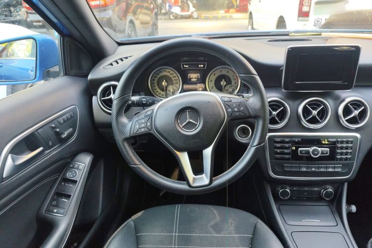 Used Mercedes-Benz A-Class 2013 A 200 Urban Edition Steering Wheel