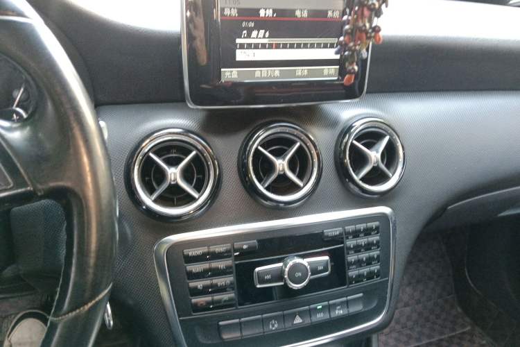 Used Mercedes-Benz A-Class 2013 A 180 Fashion Model Audio And AC Panel
