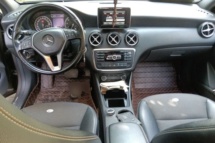 Used Mercedes-Benz A-Class 2013 A 180 Fashion Model Center Console