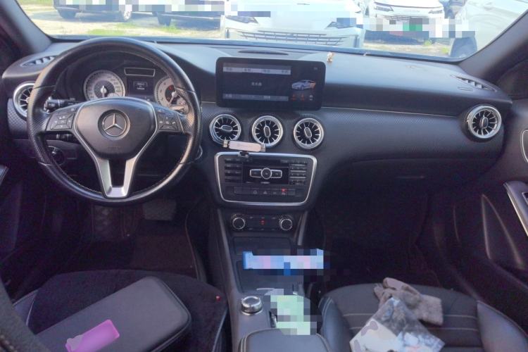 Used Mercedes-Benz A-Class 2013 A 200 Urban Edition Center Console