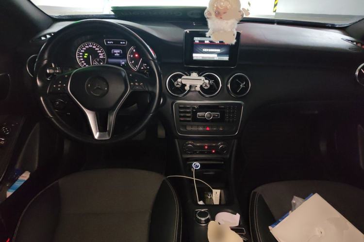Used Mercedes-Benz A-Class 2013 A 180 Fashion Model Center Console