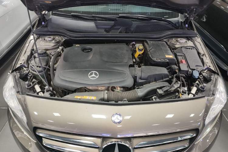 Used Mercedes-Benz A-Class 2013 A 180 Fashion Model Engine Bay