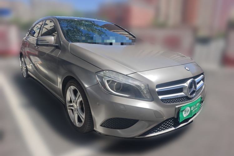 Used Mercedes-Benz A-Class 2013 A 200 Urban Edition Front Right 45 Deg
