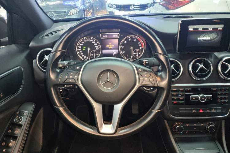 Used Mercedes-Benz A-Class 2013 A 180 Fashion Model Steering Wheel