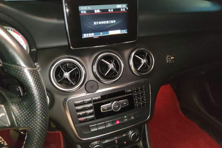 Used Mercedes-Benz A-Class 2013 A 200 Urban Edition Audio And AC Panel
