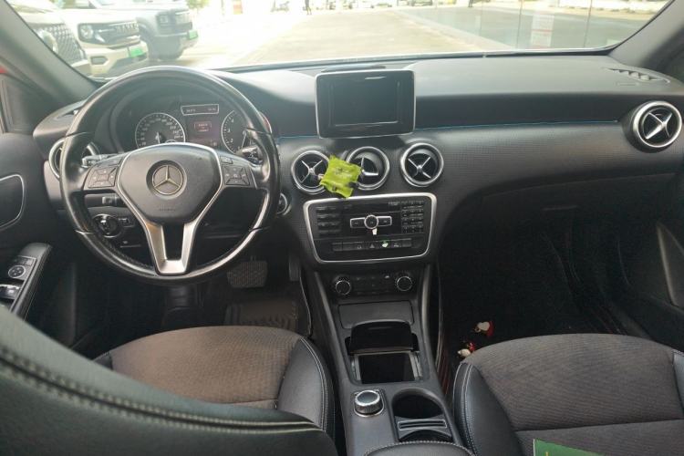 Used Mercedes-Benz A-Class 2013 A 180 Fashion Model Center Console