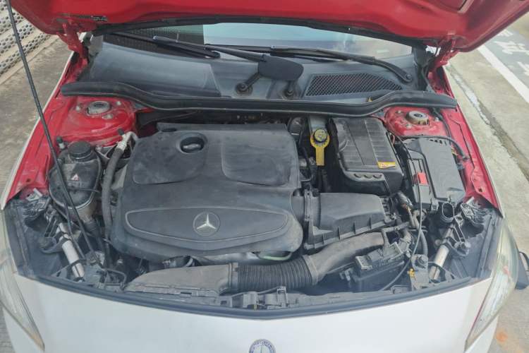 Used Mercedes-Benz A-Class 2013 A 180 Fashion Model Engine Bay