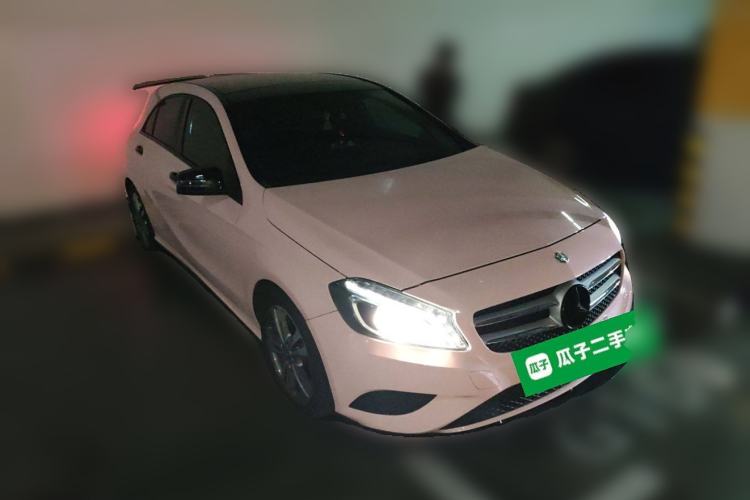 Used Mercedes-Benz A-Class 2013 A 200 Urban Edition Front Right 45 Deg