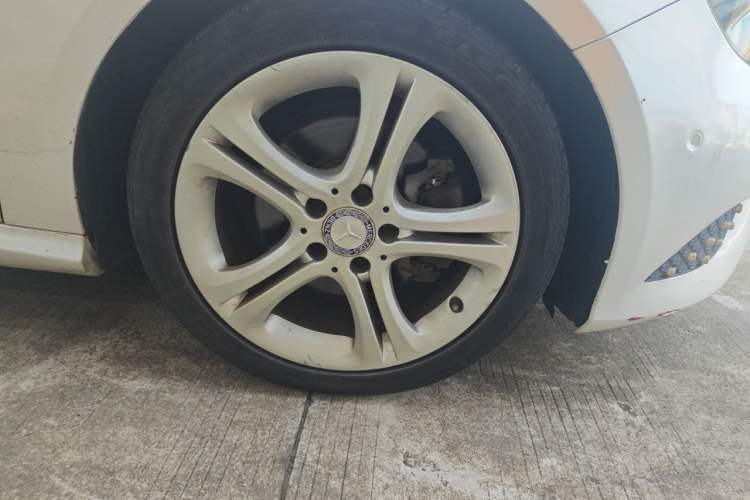 Used Mercedes-Benz A-Class 2013 A 180 Fashion Model Right Front Wheel Hub