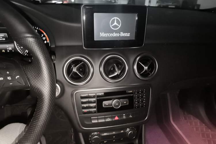 Used Mercedes-Benz A-Class 2013 A 180 Fashion Model Audio And AC Panel