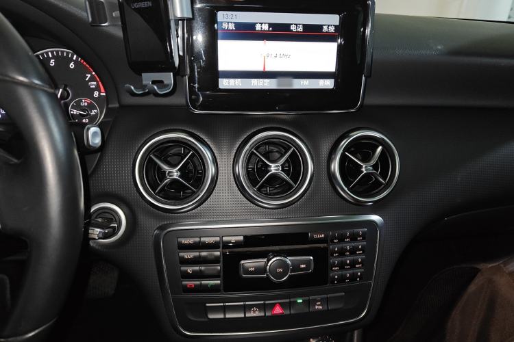 Used Mercedes-Benz A-Class 2013 A 180 Fashion Model Audio And AC Panel