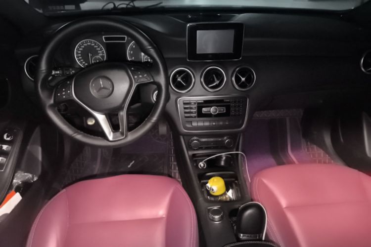 Used Mercedes-Benz A-Class 2013 A 180 Fashion Model Center Console