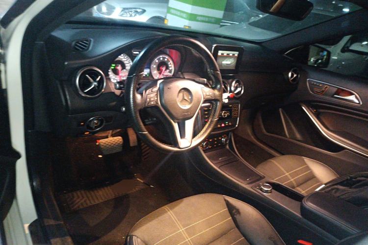 Used Mercedes-Benz A-Class 2013 A 200 Urban Edition Center Console