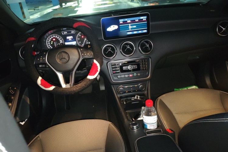 Used Mercedes-Benz A-Class 2013 A 180 Fashion Model Center Console