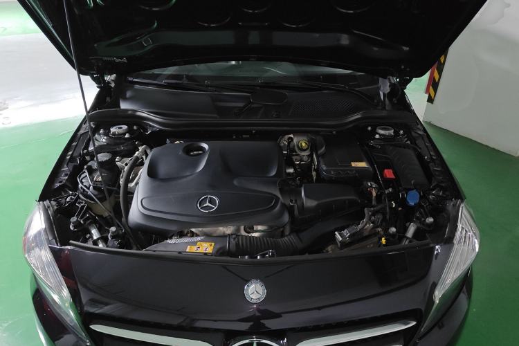 Used Mercedes-Benz A-Class 2013 A 180 Fashion Model Engine Bay