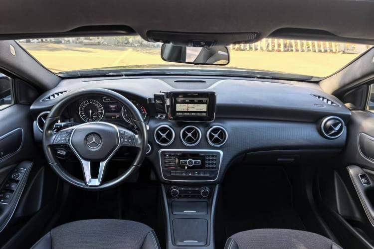 Used Mercedes-Benz A-Class 2013 A 180 Fashion Model Interior 3
