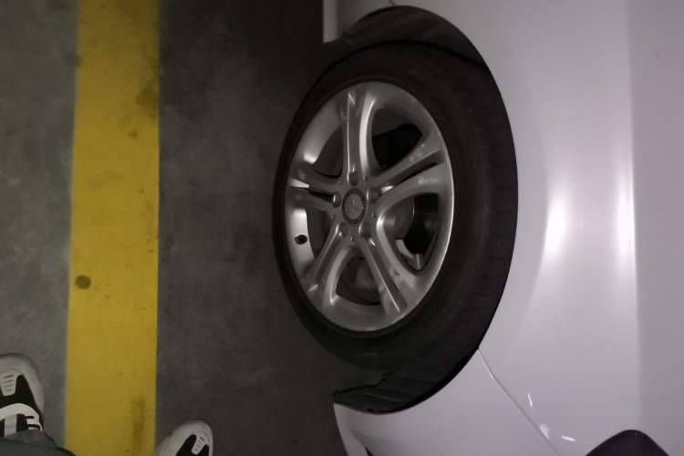 Used Mercedes-Benz A-Class 2013 A 180 Fashion Model Right Front Wheel Hub