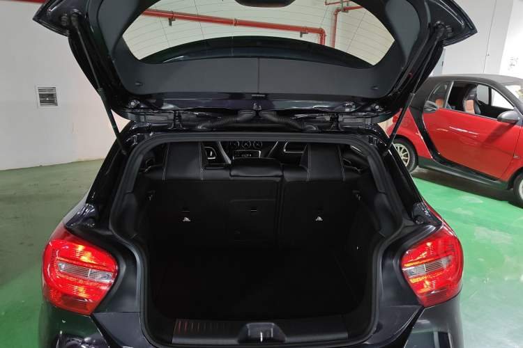Used Mercedes-Benz A-Class 2013 A 180 Fashion Model Trunk