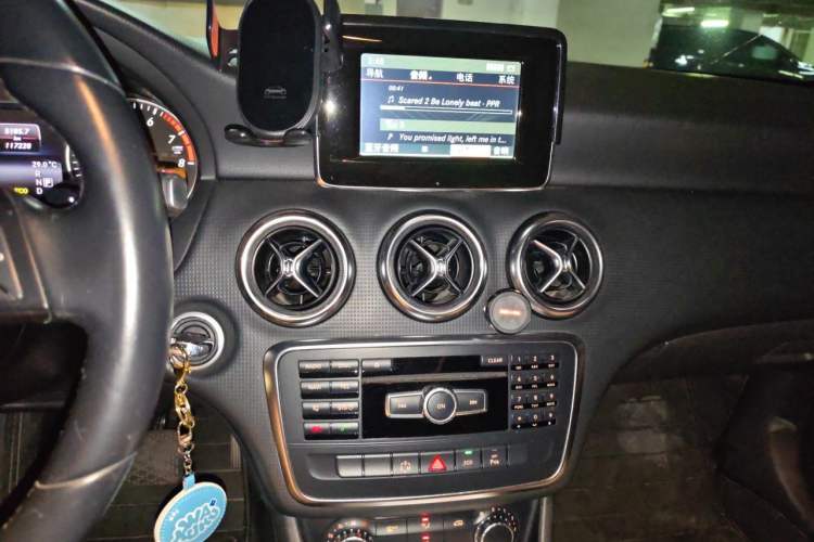 Used Mercedes-Benz A-Class 2013 A 180 Fashion Model Audio And AC Panel