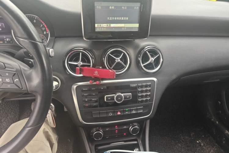 Used Mercedes-Benz A-Class 2013 A 180 Fashion Model Audio And AC Panel