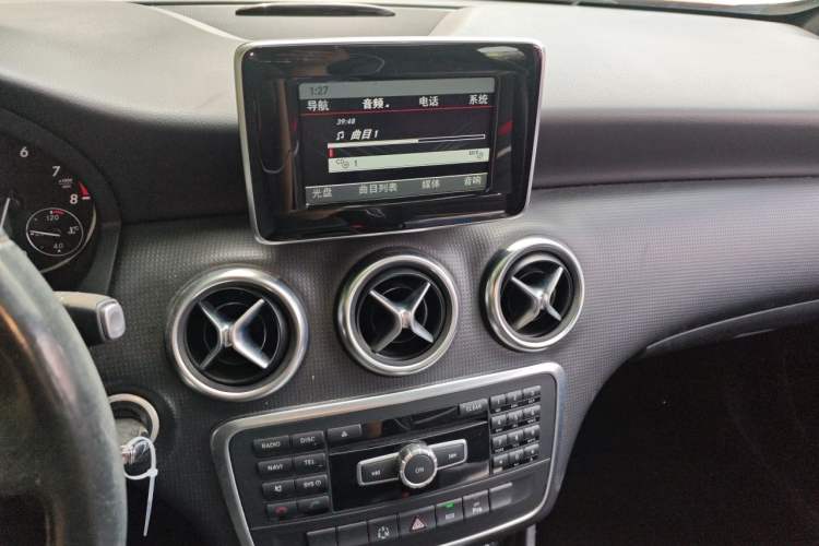 Used Mercedes-Benz A-Class 2013 A 180 Fashion Model Audio And AC Panel